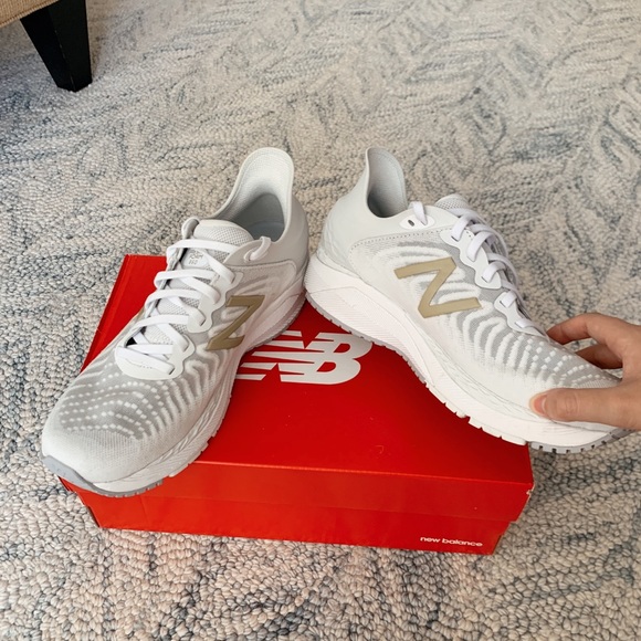 New Balance • Fresh Foam 860v11 - Picture 5 of 11